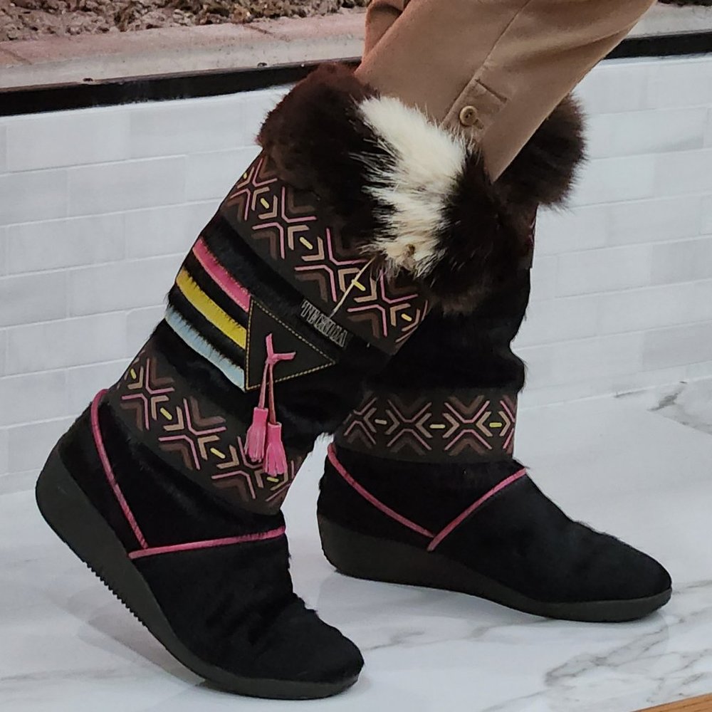 ITALIAN MADE BOOTS OF FINEST MATERIALS, SIZE 38 (7.5 USA)